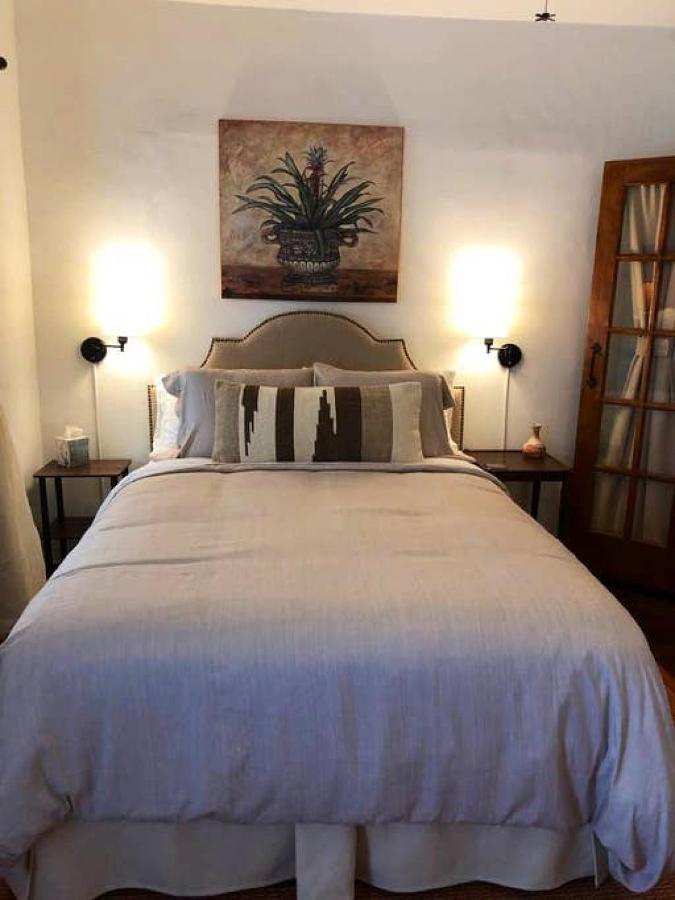 El Viejo Adobe - Across From Sul Ross Campus Bed and Breakfast Alpine Eksteriør billede