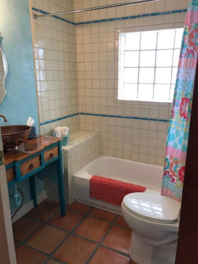 El Viejo Adobe - Across From Sul Ross Campus Bed and Breakfast Alpine Eksteriør billede